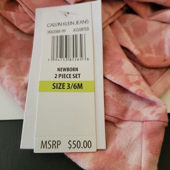 Calvin Klein Jeans Girls Newborn 2 Piece Set (Size 3/6M) - Picture 8 of 10